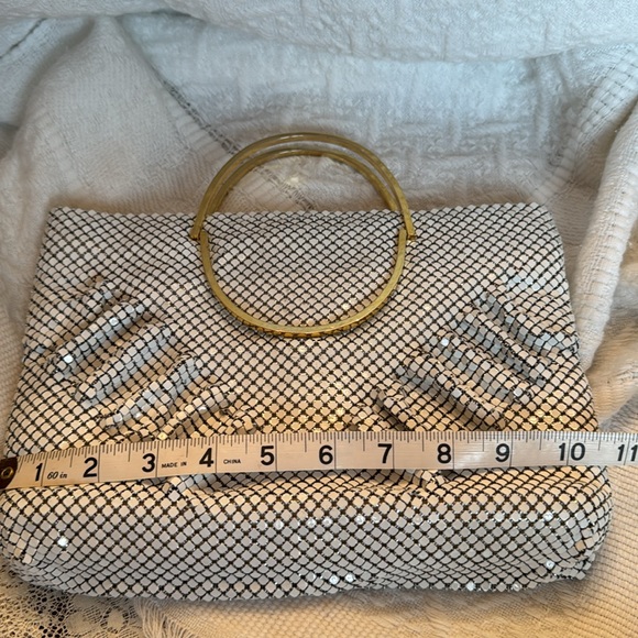 Emp Orr Vintage Elegant White Metal Mesh Tuft front bag with Gold hardware! - Picture 9 of 13